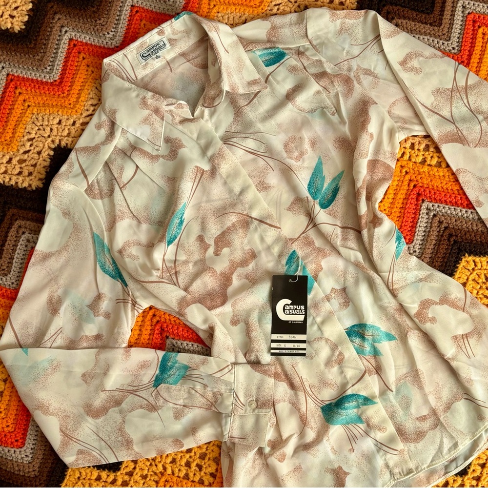 Vintage 70’s dead stock Campus Casuals polyester blouse